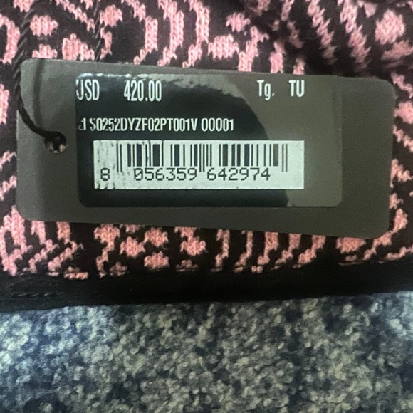 Super cute and fashion - Picture 2 of 4